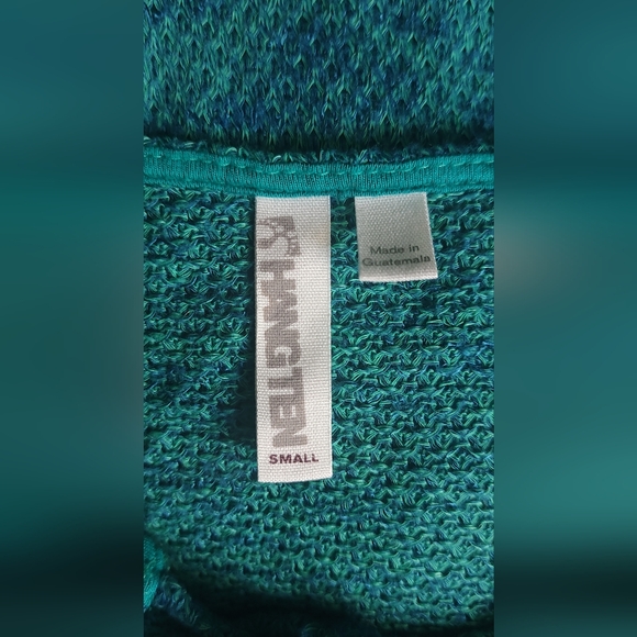 Hangten sweater size small color green fit and flare v neck good condition Soft - Picture 7 of 8